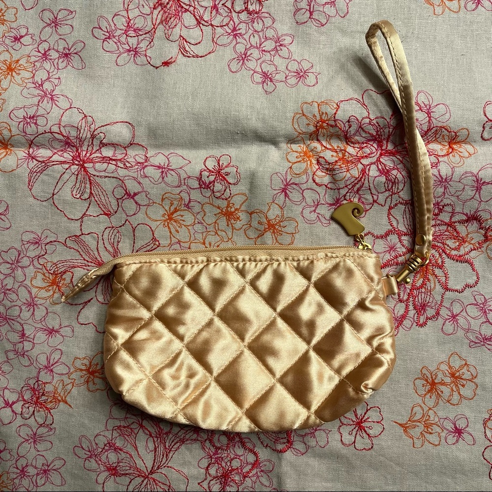 NWOT Gold Quilted Fabric Wristlet